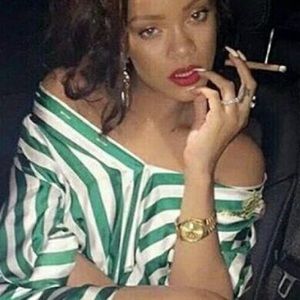 Meet your Posher, Elise